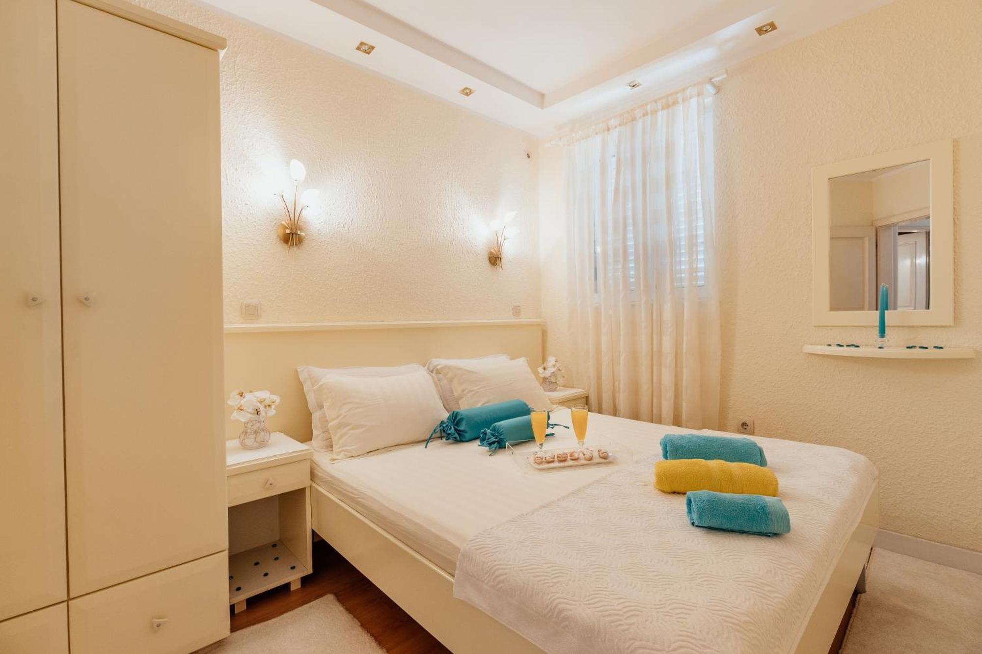 Apartments Porobic Херцег-Нови Экстерьер фото